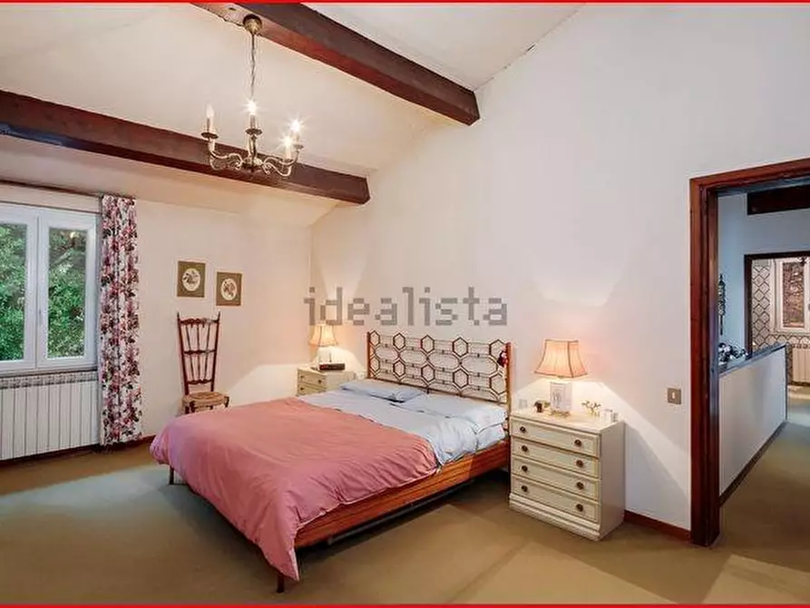 Immagine 14 di Villa in vendita  a Massa