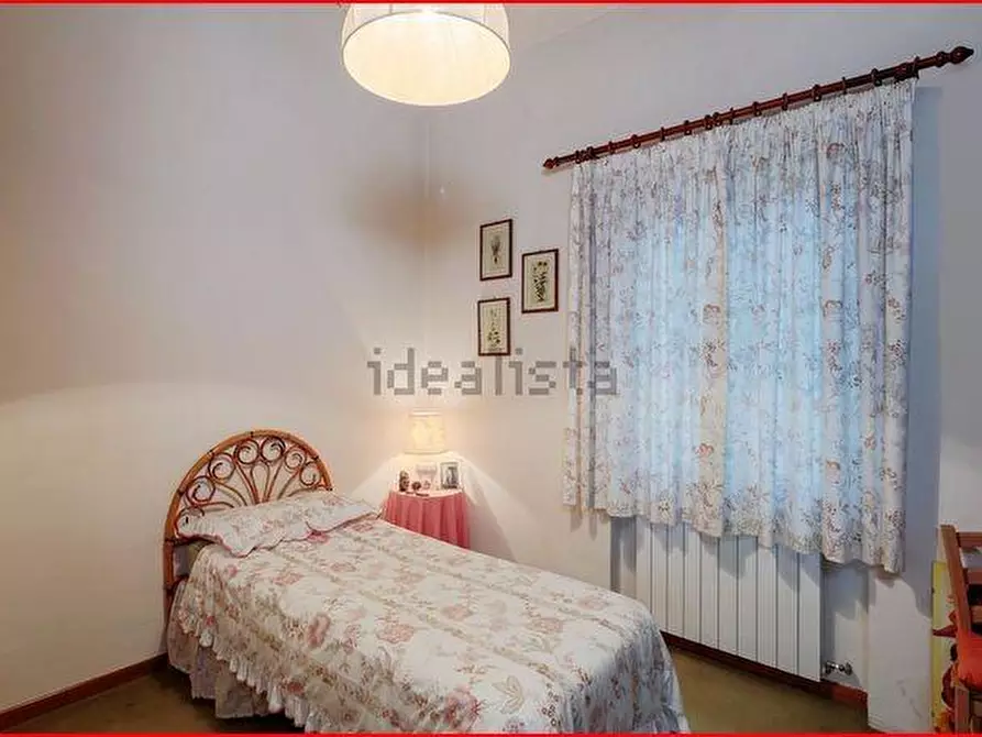 Immagine 15 di Villa in vendita  a Massa