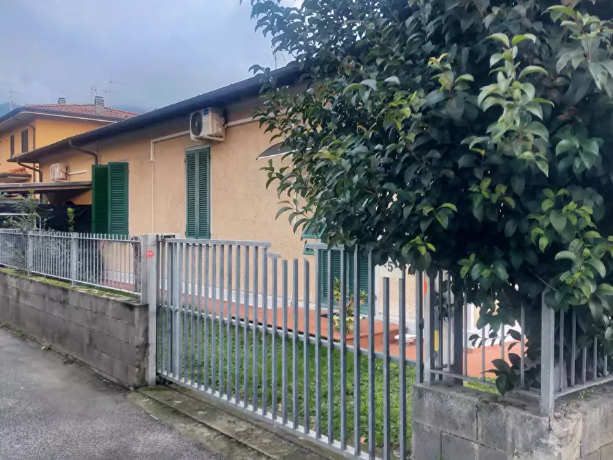 Immagine 4 di Casa bifamiliare in vendita  a Pietrasanta