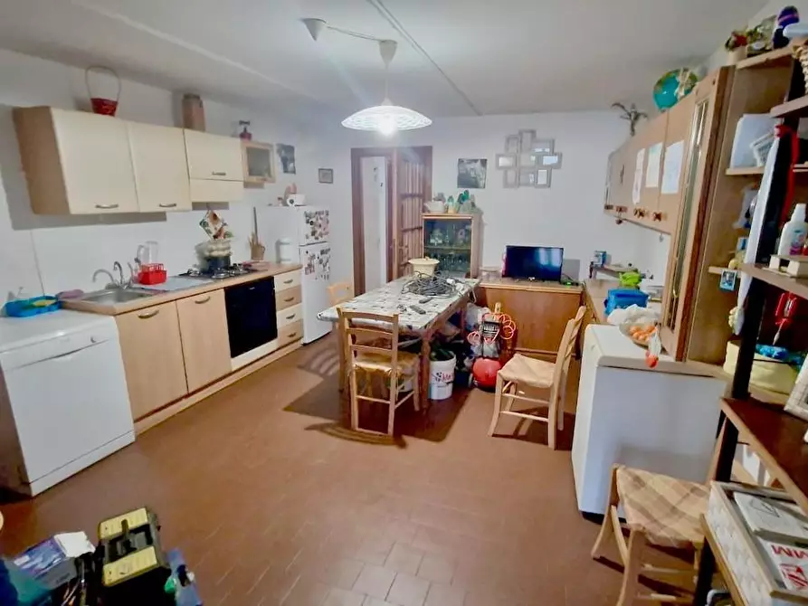 Immagine 28 di Villetta a schiera in vendita  a Calci