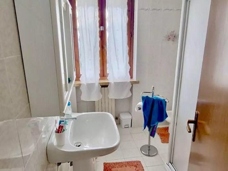 Immagine 21 di Villetta a schiera in vendita  a Calci