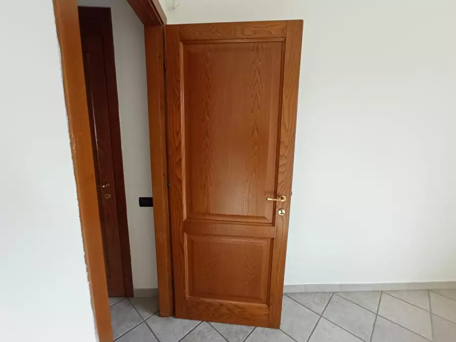 Immagine 11 di Villa in vendita  a Vecchiano