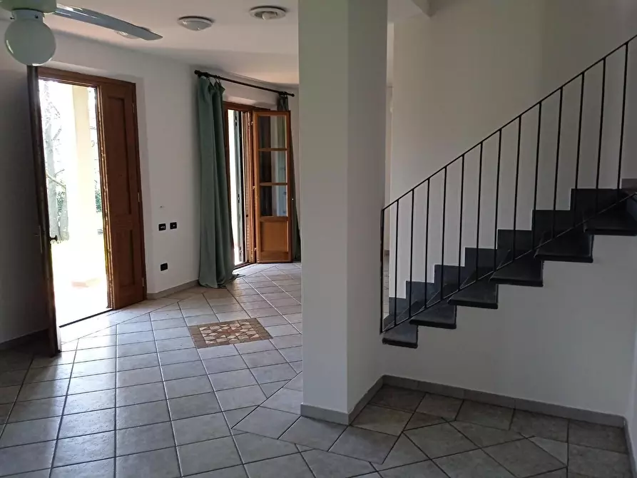 Immagine 17 di Villa in vendita  a Vecchiano