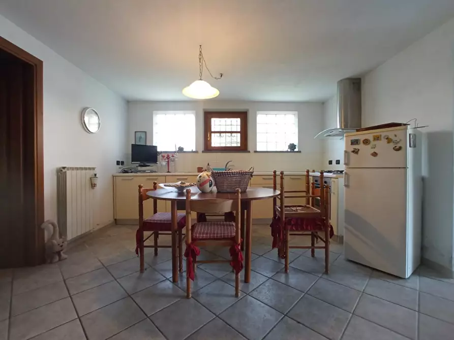 Immagine 8 di Villa in vendita  a Vecchiano