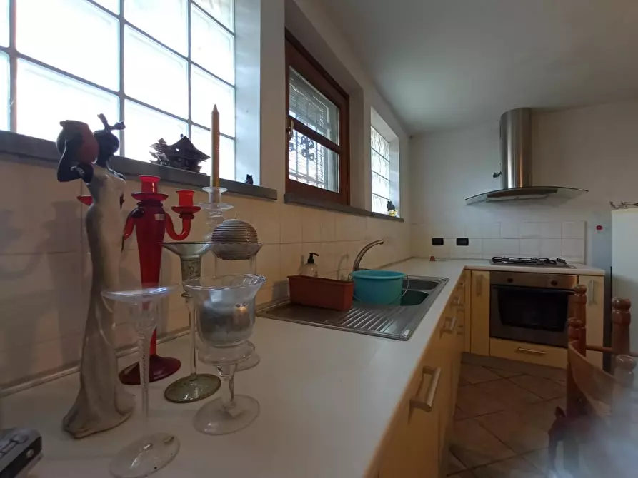 Immagine 7 di Villa in vendita  a Vecchiano