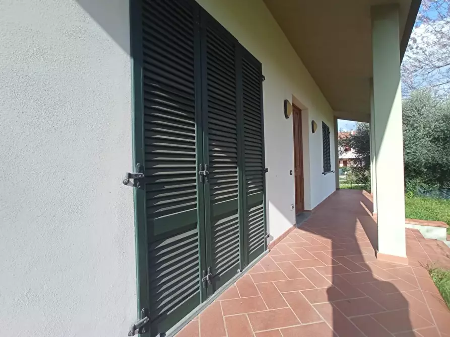 Immagine 13 di Villa in vendita  a Vecchiano