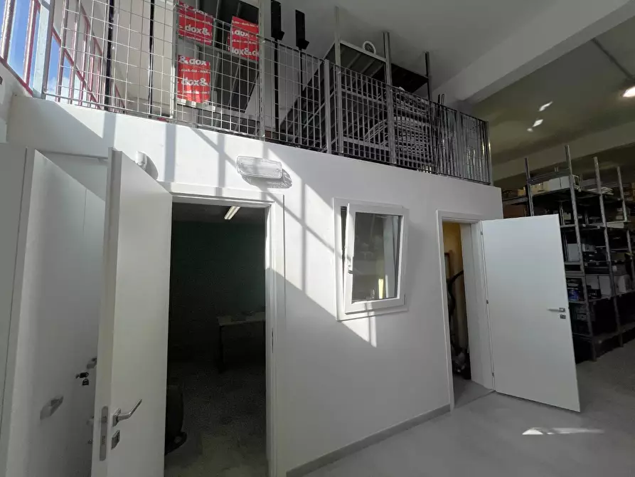 Immagine 3 di Attività artigianale in vendita  a Vicopisano