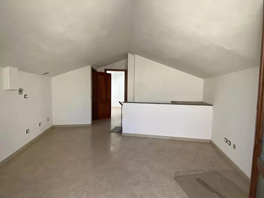 Immagine 11 di Appartamento in vendita  a Carmignano