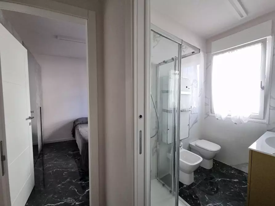 Immagine 9 di Appartamento in vendita  a Livorno