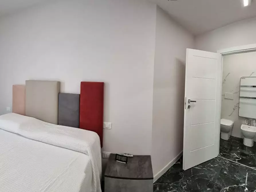 Immagine 11 di Appartamento in vendita  a Livorno