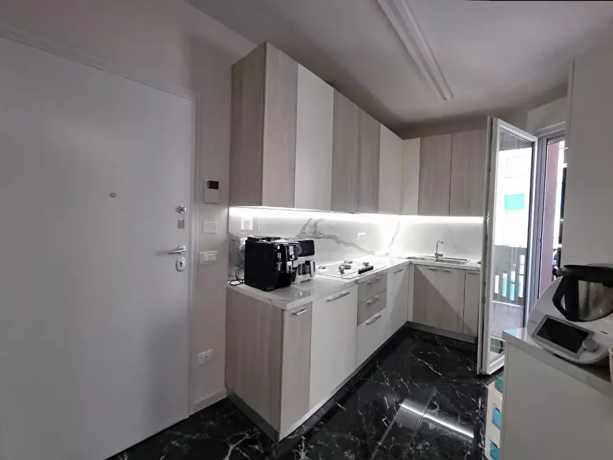 Immagine 22 di Appartamento in vendita  a Livorno