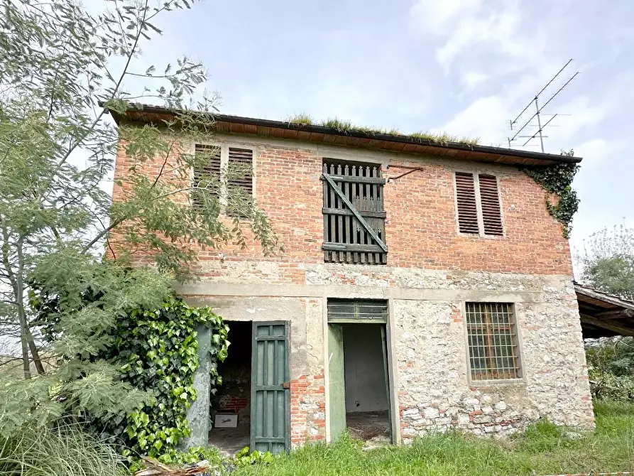 Immagine 1 di Rustico / casale in vendita  a Capannori