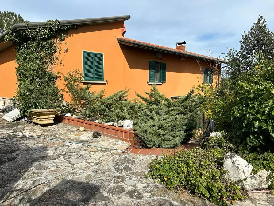 Immagine 1 di Villa in vendita  a Riparbella