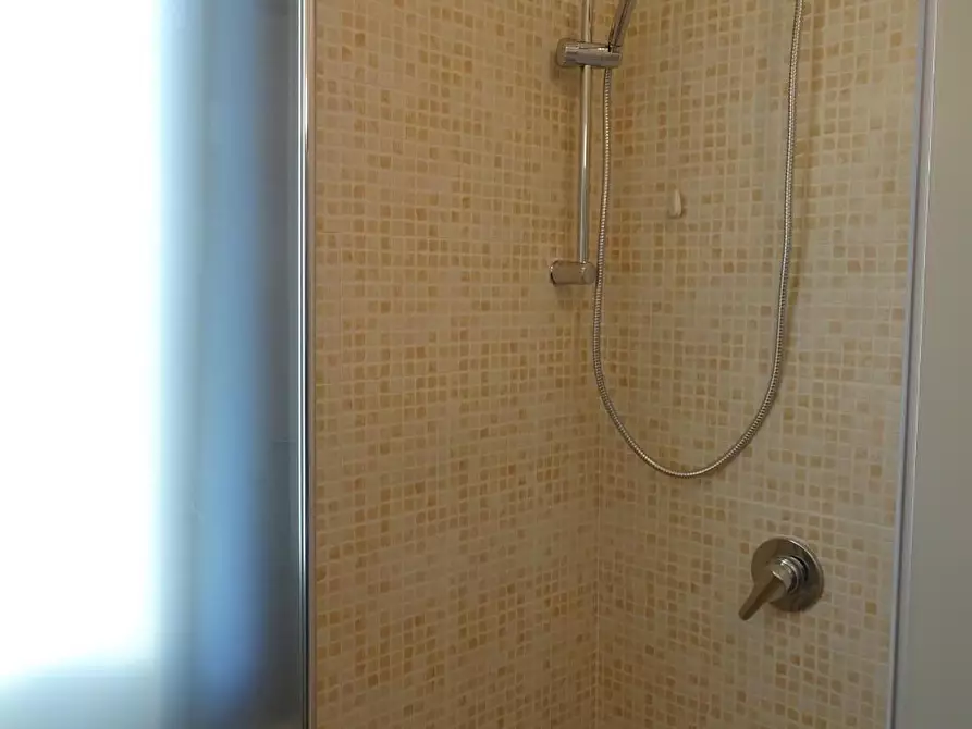 Immagine 19 di Appartamento in vendita  a Pescia