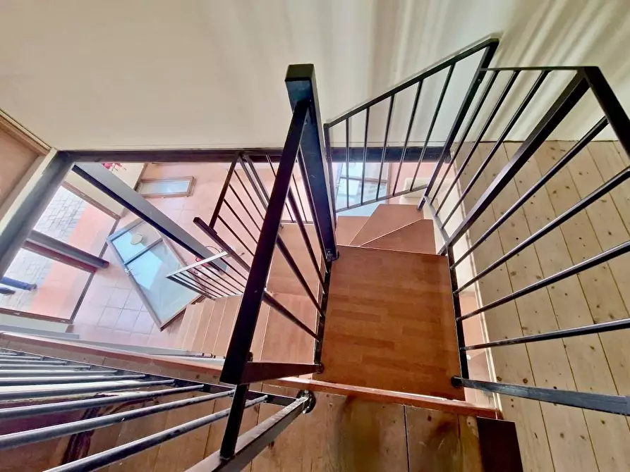 Immagine 11 di Loft/Open space in vendita  a Pisa