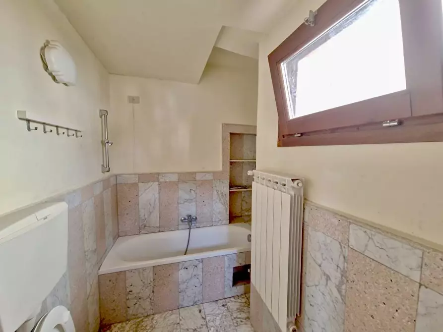 Immagine 10 di Loft/Open space in vendita  a Pisa