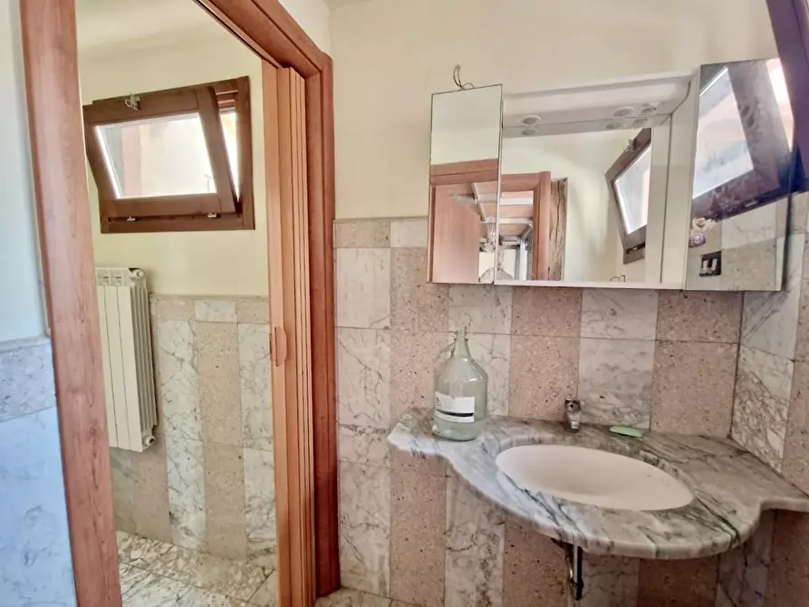 Immagine 9 di Loft/Open space in vendita  a Pisa