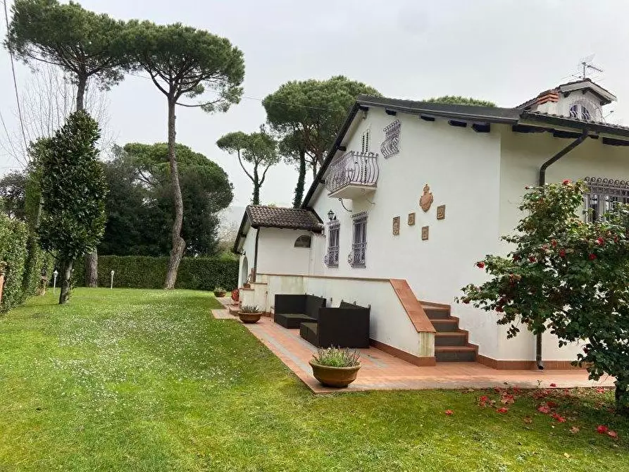 Immagine 7 di Casa semindipendente in vendita  a Massa