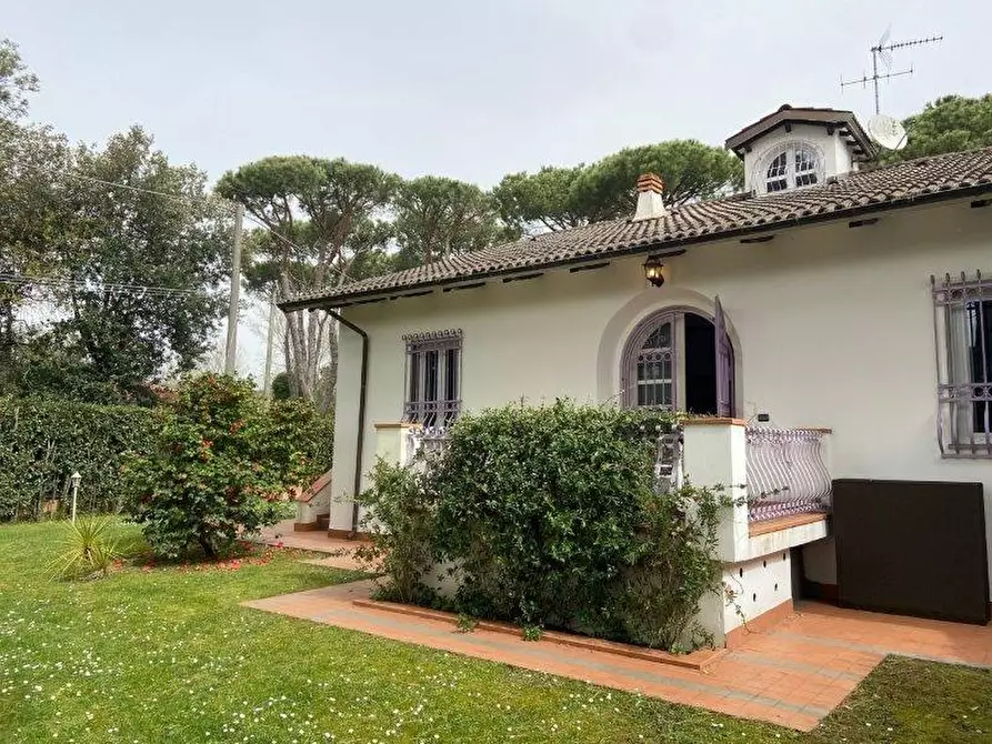 Immagine 5 di Casa semindipendente in vendita  a Massa