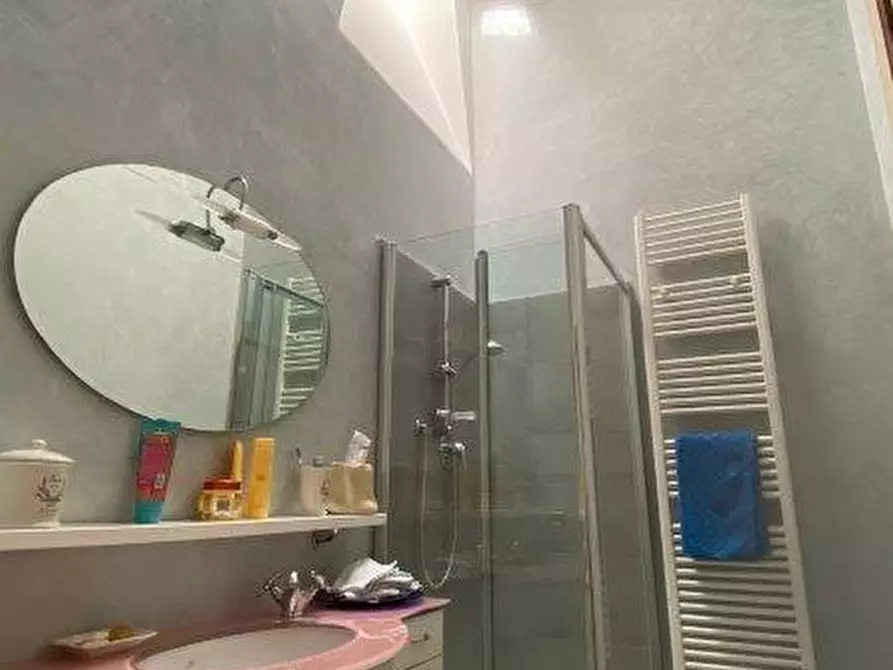 Immagine 24 di Casa semindipendente in vendita  a Massa