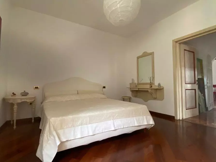 Immagine 25 di Casa semindipendente in vendita  a Massa