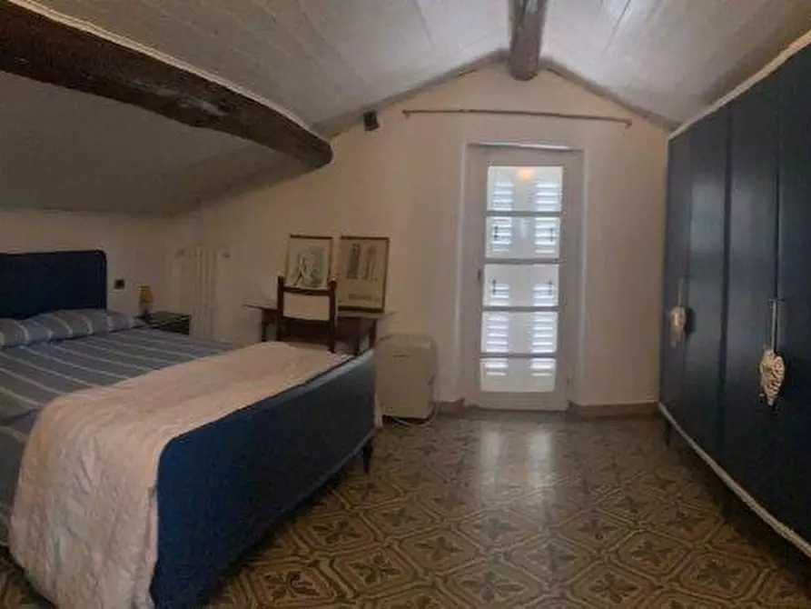 Immagine 4 di Casa semindipendente in vendita  a Massa