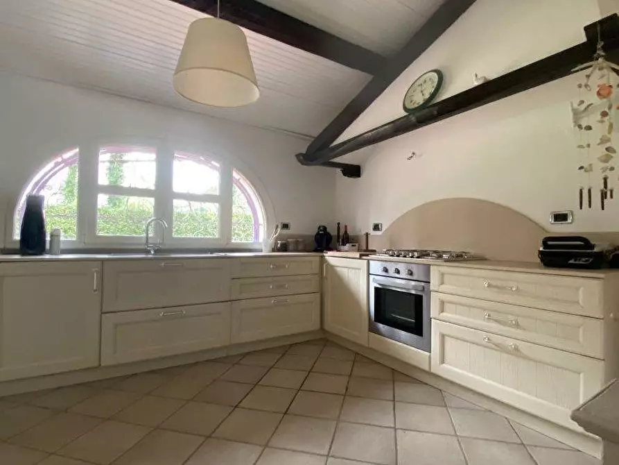 Immagine 22 di Casa semindipendente in vendita  a Massa