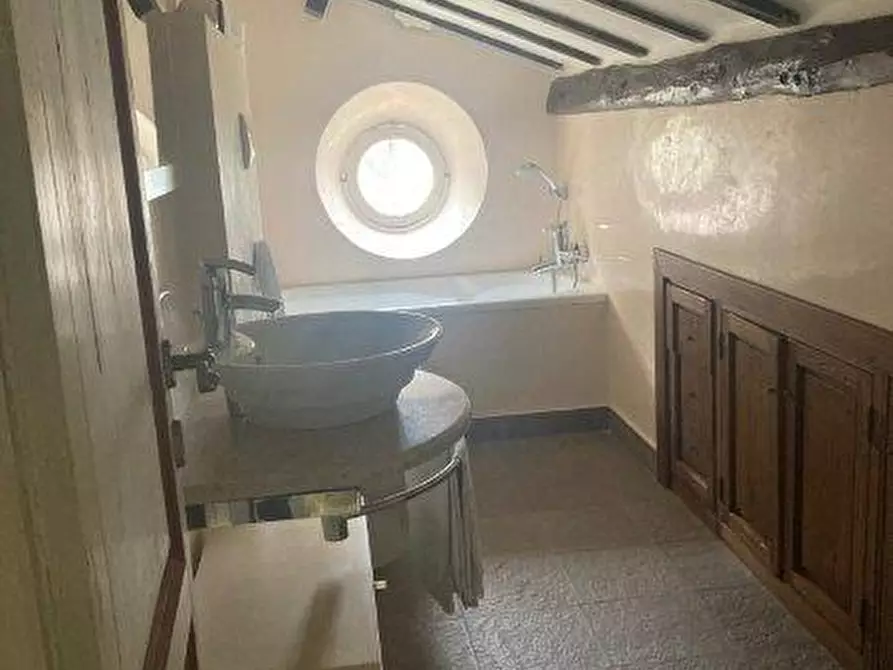 Immagine 3 di Casa semindipendente in vendita  a Massa