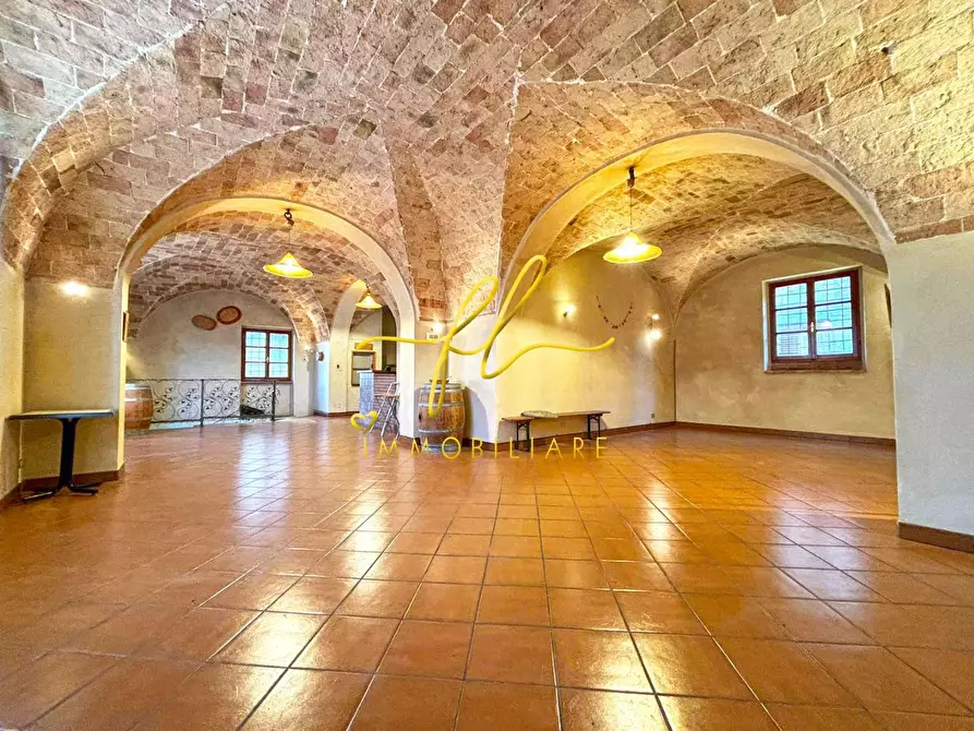 Immagine 1 di Locale commerciale in vendita  a Bibbona