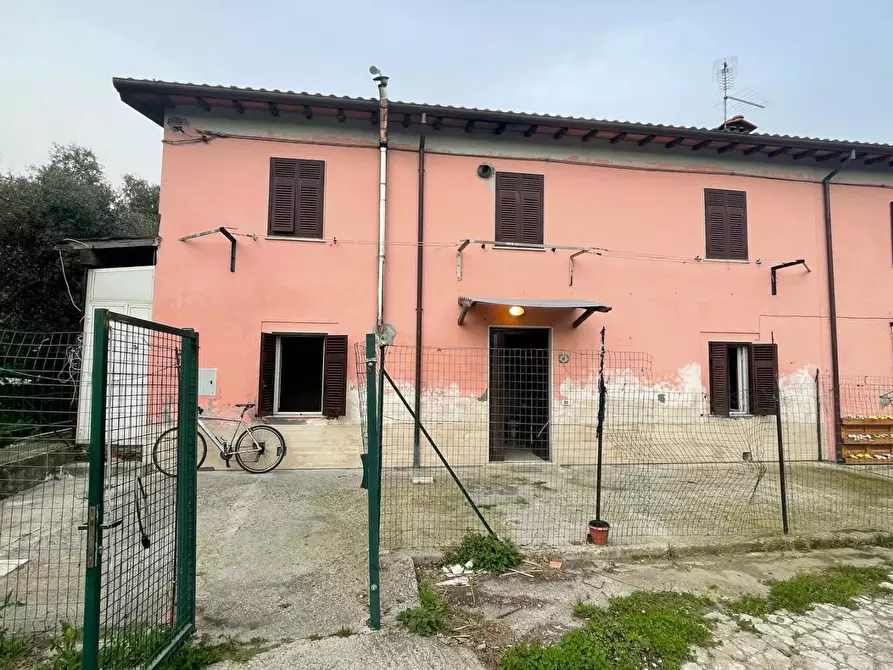 Immagine 1 di Casa semindipendente in vendita  a Carrara