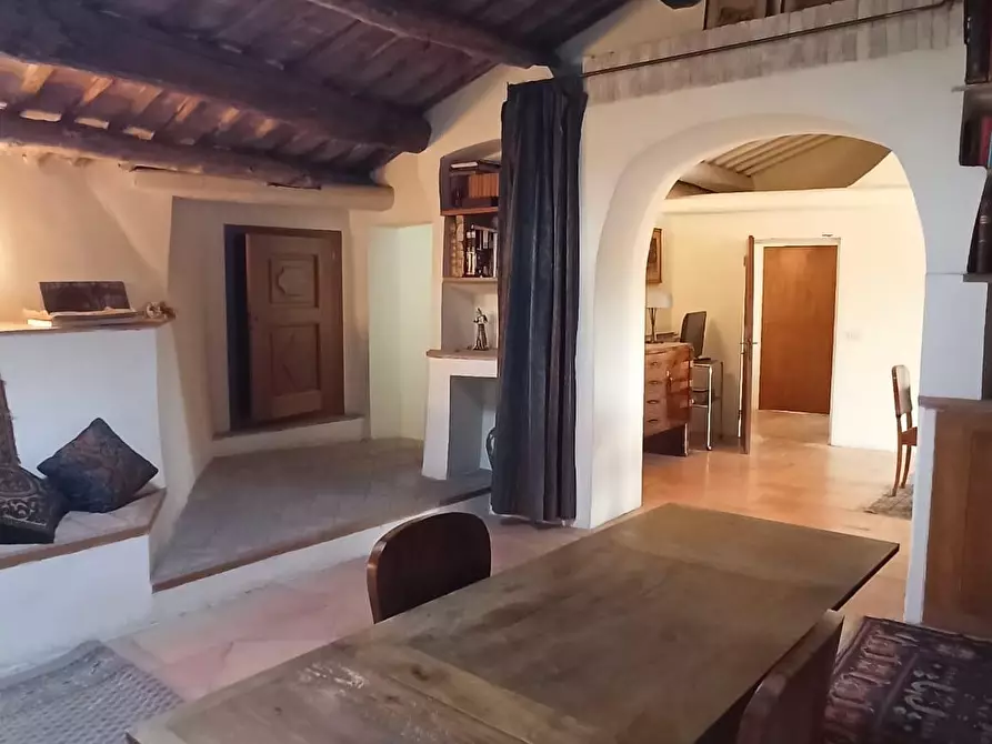 Immagine 49 di Appartamento in vendita  a Siena