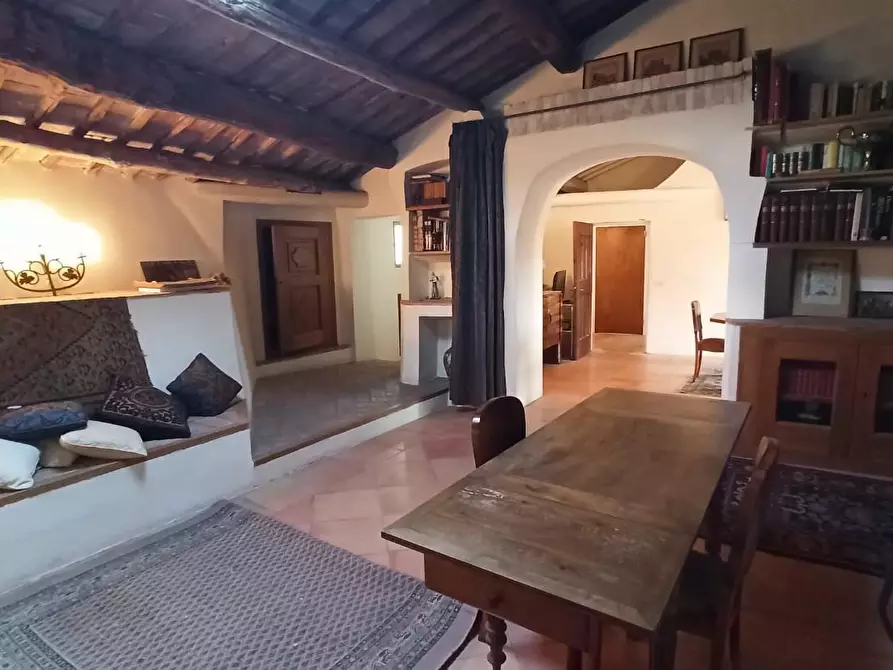 Immagine 20 di Appartamento in vendita  a Siena