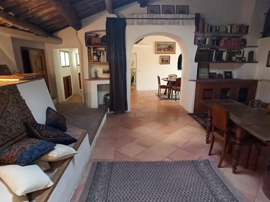 Immagine 13 di Appartamento in vendita  a Siena