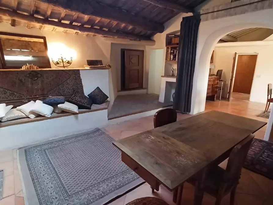 Immagine 14 di Appartamento in vendita  a Siena