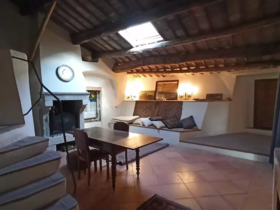 Immagine 21 di Appartamento in vendita  a Siena