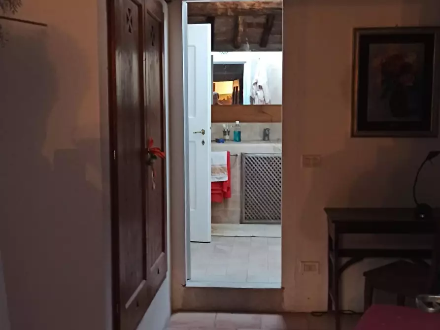 Immagine 23 di Appartamento in vendita  a Siena