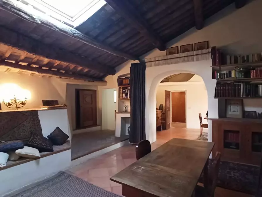 Immagine 5 di Appartamento in vendita  a Siena