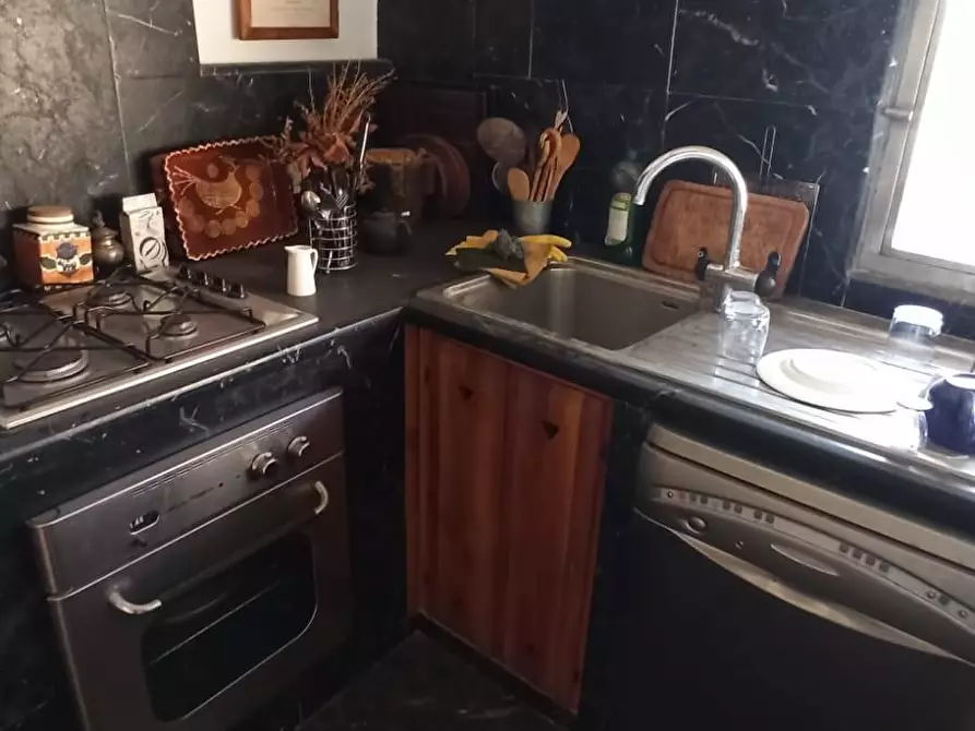 Immagine 34 di Appartamento in vendita  a Siena