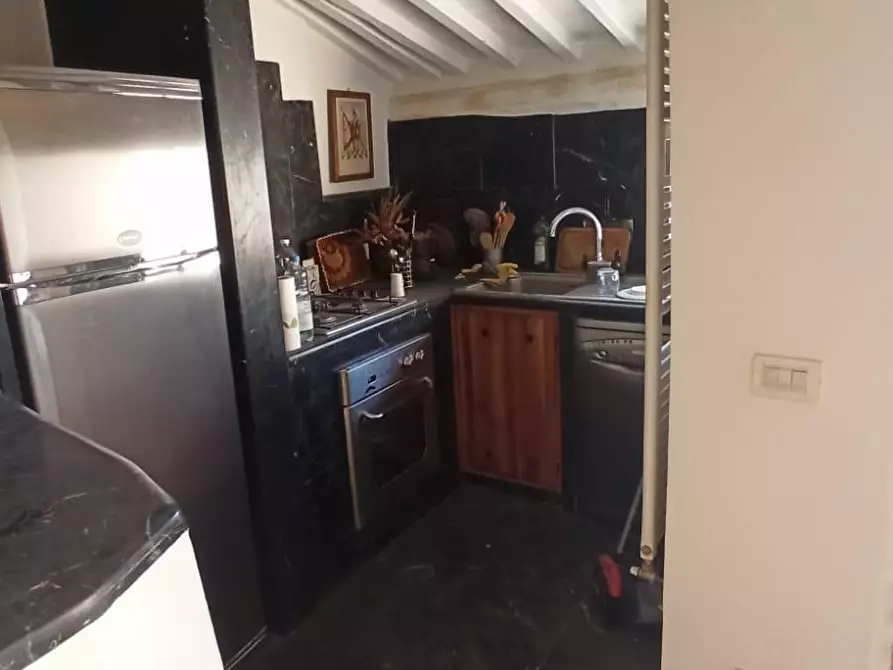 Immagine 35 di Appartamento in vendita  a Siena