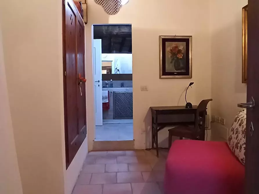 Immagine 39 di Appartamento in vendita  a Siena