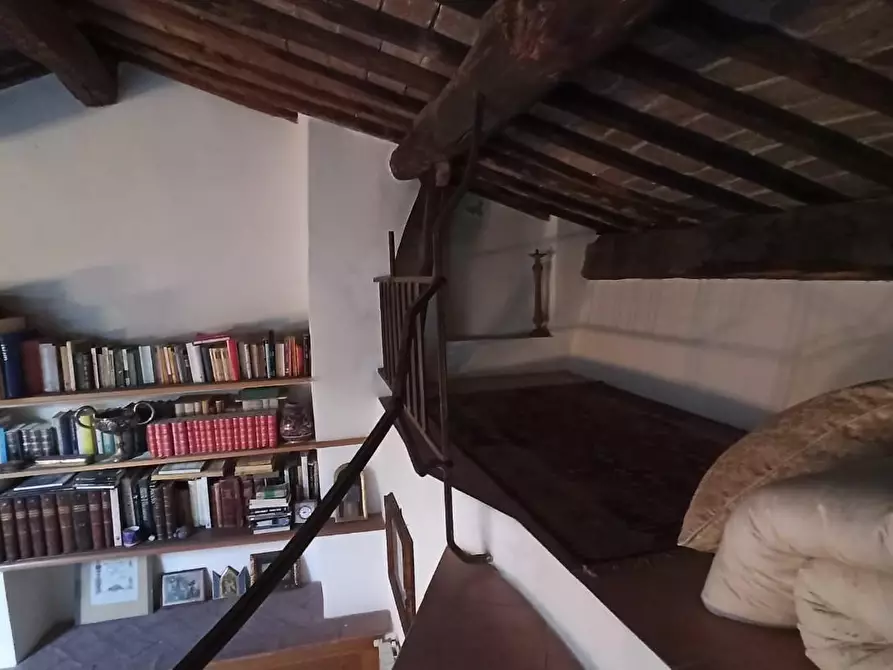 Immagine 6 di Appartamento in vendita  a Siena