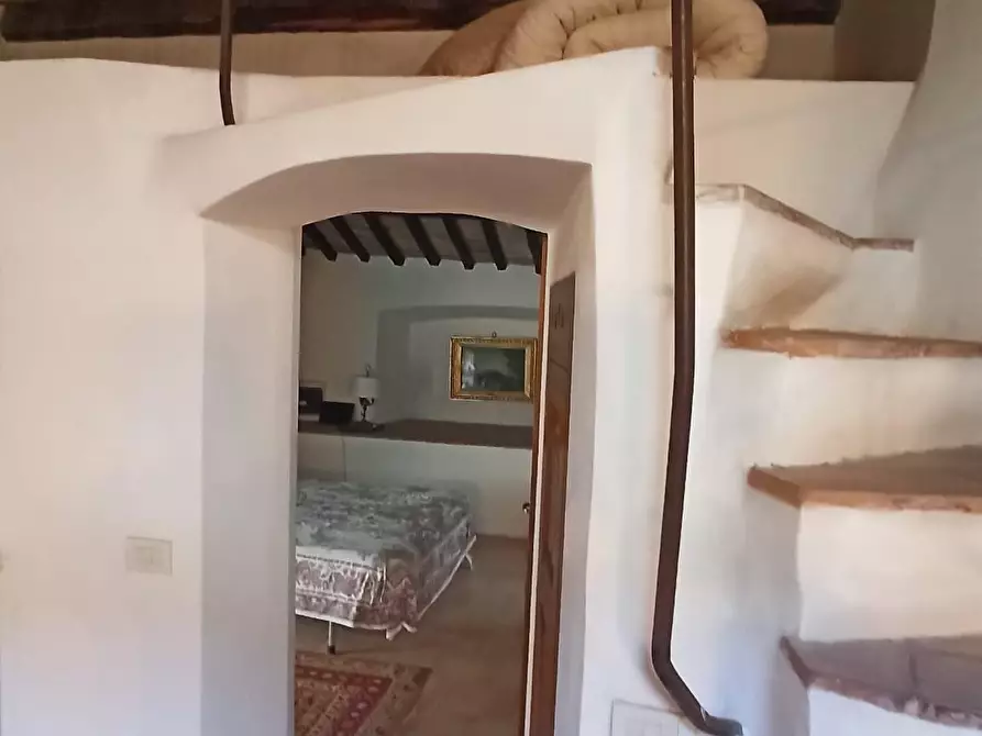 Immagine 2 di Appartamento in vendita  a Siena