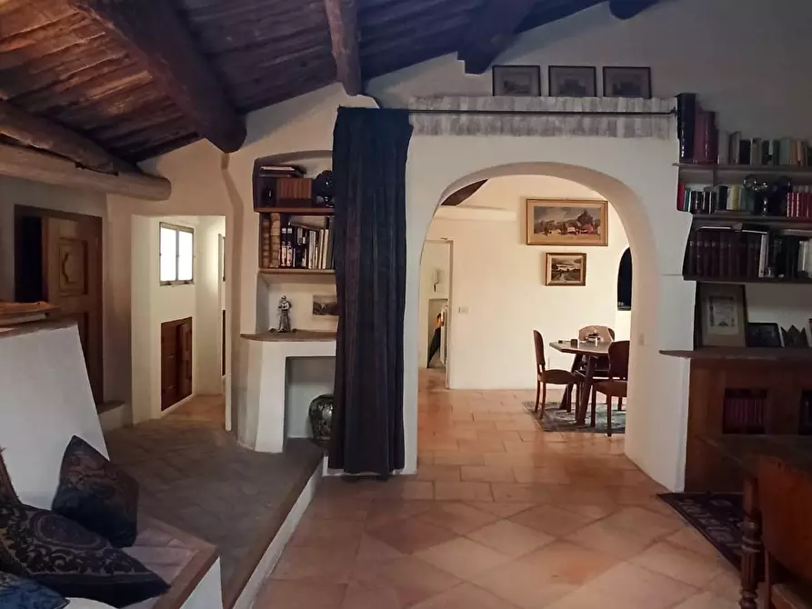 Immagine 30 di Appartamento in vendita  a Siena