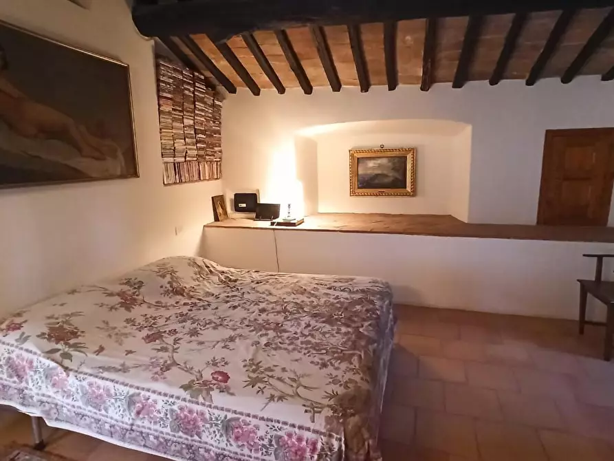 Immagine 27 di Appartamento in vendita  a Siena