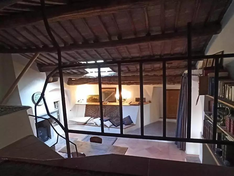 Immagine 26 di Appartamento in vendita  a Siena