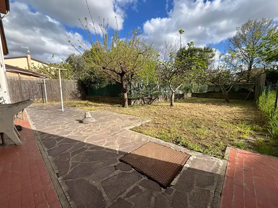 Immagine 28 di Villetta a schiera in vendita  a Crespina Lorenzana