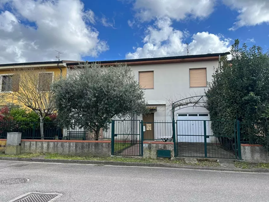 Immagine 30 di Villetta a schiera in vendita  a Crespina Lorenzana