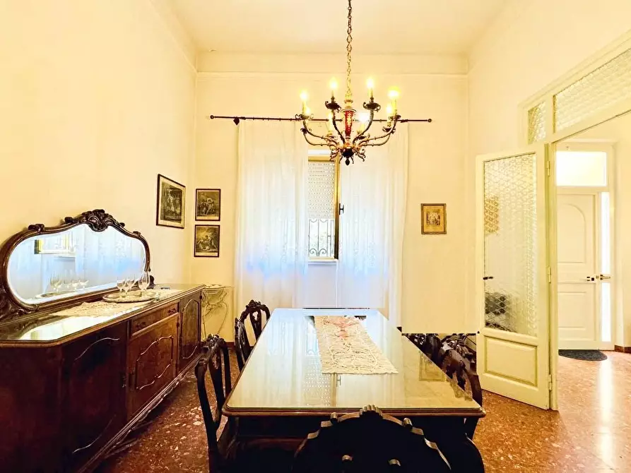 Immagine 4 di Casa indipendente in vendita  a Viareggio