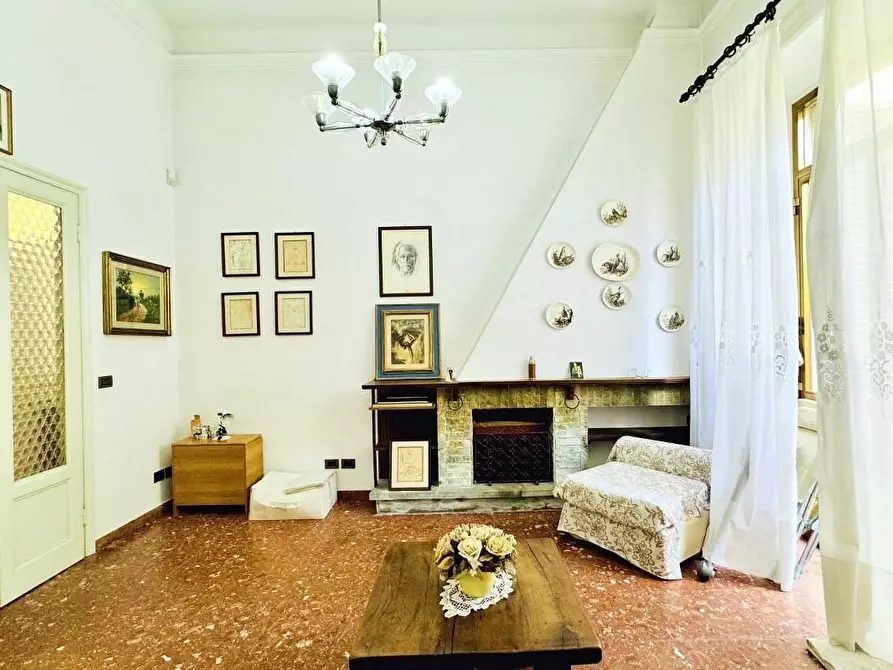 Immagine 9 di Casa indipendente in vendita  a Viareggio
