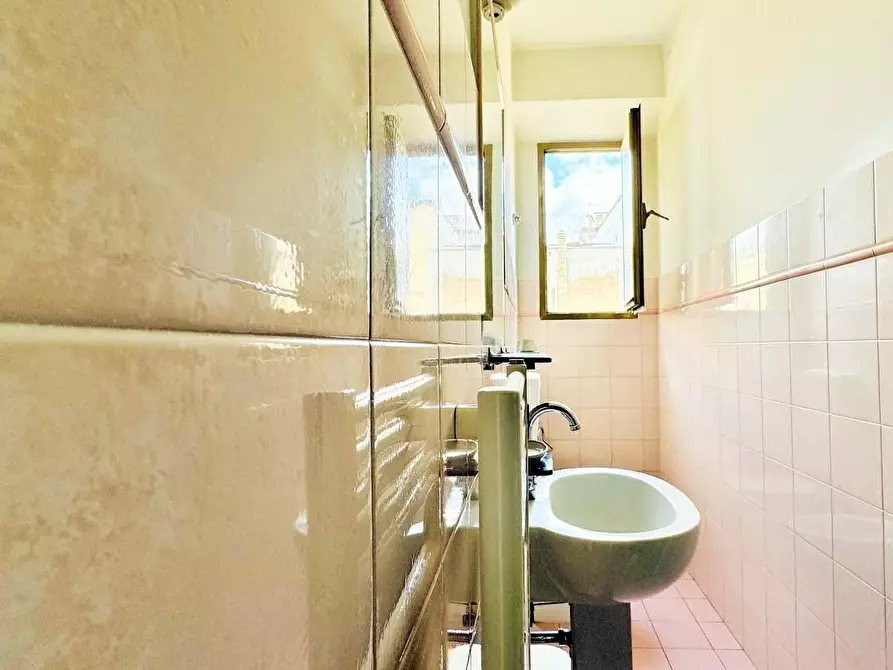 Immagine 21 di Casa indipendente in vendita  a Viareggio